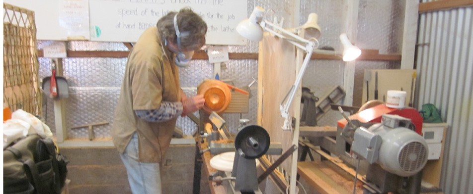 John_Lea_on lathe-952-392